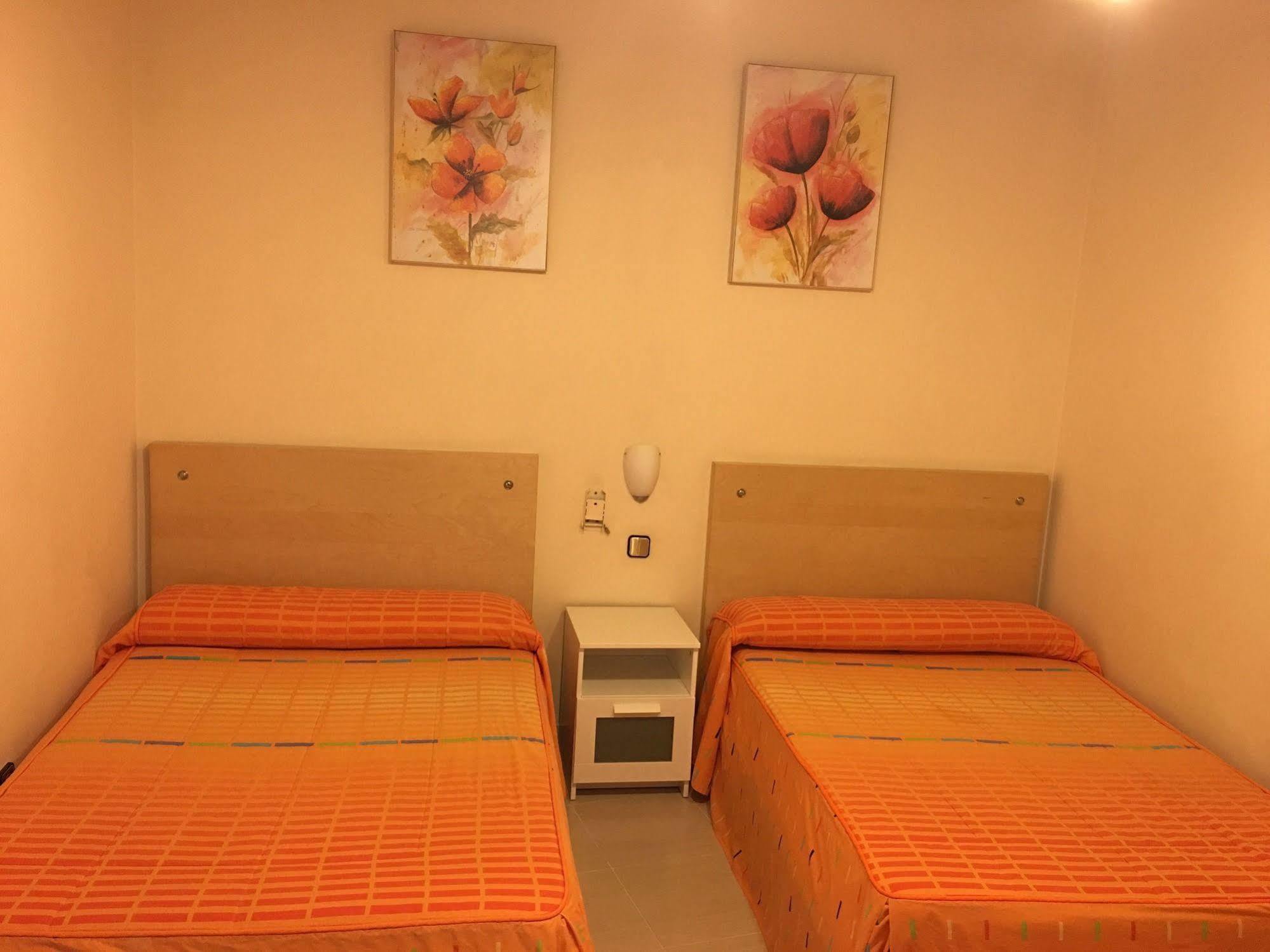 Hostal Cervantes Valdemoro Exterior foto