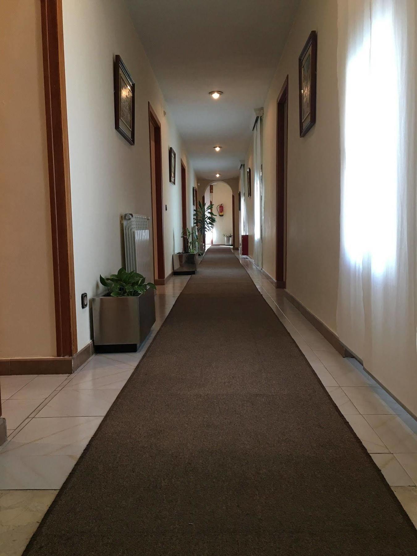 Hostal Cervantes Valdemoro Exterior foto