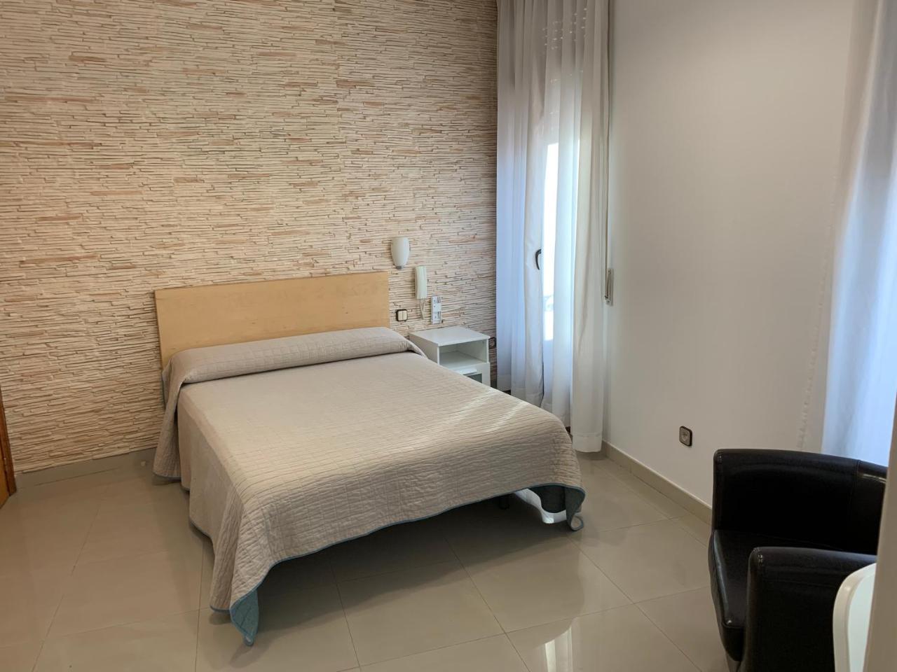 Hostal Cervantes Valdemoro Exterior foto